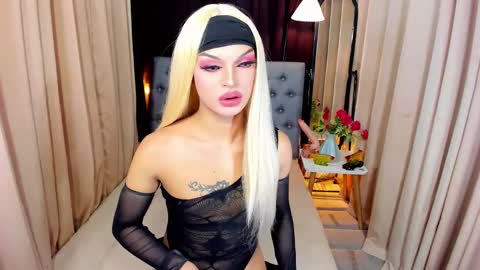 Snapshot of urladyprincessmassivecock chatting on December 2024 03:11:01 PM jhaii online show from December 2024 03:11:01 PM
