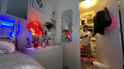 urlittlefilipina online show from February 2026 05:21:01 PM