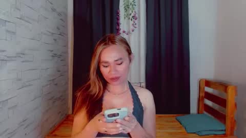 urlovely_che online show from March 2026 04:12:02 PM