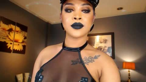 Snapshot of urmajestytyra chatting on March 2026 01:02:02 AM UrMajestyTyra online show from March 2026 01:02:02 AM