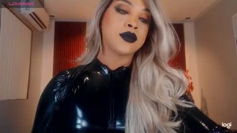 UrMajestyTyra online show from June 2026 05:12:02 PM