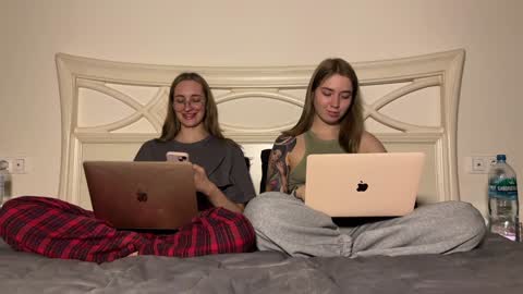 Snapshot of urmissalice chatting on December 2024 06:38:01 PM urmissalice online show from December 2024 06:38:01 PM