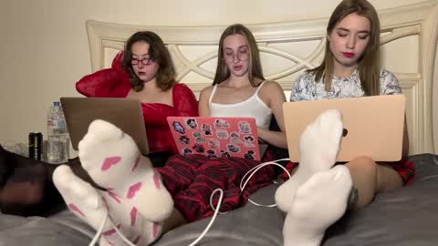 Snapshot of urmissalice chatting on December 2024 02:25:02 PM urmissalice online show from December 2024 02:25:02 PM