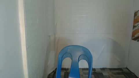 Snapshot of urnaughty_navea18 chatting on February 2025 04:39:02 AM Navea online show from February 2025 04:39:02 AM