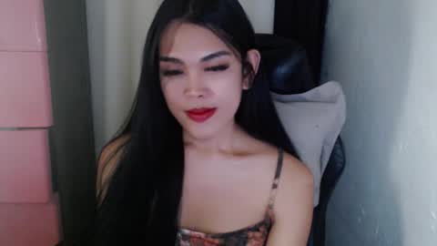 Snapshot of urpinayjenfuckerxxx chatting on January 2025 04:07:02 AM Jenny online show from January 2025 04:07:02 AM