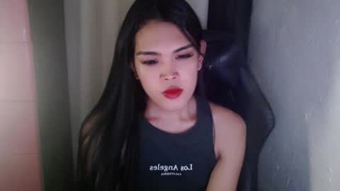 Snapshot of urpinayjenfuckerxxx chatting on January 2025 11:21:02 AM Jenny online show from January 2025 11:21:02 AM