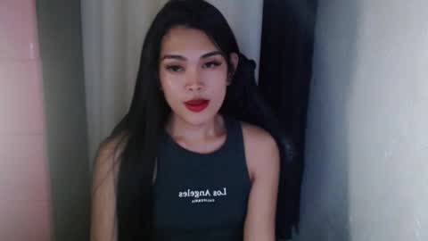 Snapshot of urpinayjenfuckerxxx chatting on January 2025 02:24:02 PM Jenny online show from January 2025 02:24:02 PM