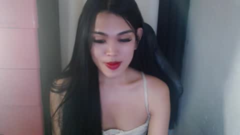 Snapshot of urpinayjenfuckerxxx chatting on January 2025 12:28:01 AM Jenny online show from January 2025 12:28:01 AM
