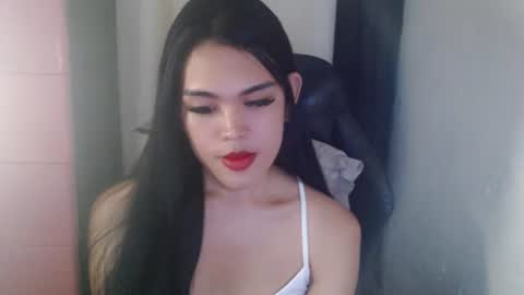 Snapshot of urpinayjenfuckerxxx chatting on January 2025 12:59:01 AM Jenny online show from January 2025 12:59:01 AM