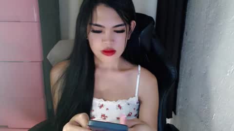 Snapshot of urpinayjenfuckerxxx chatting on January 2025 08:23:02 PM Jenny online show from January 2025 08:23:02 PM