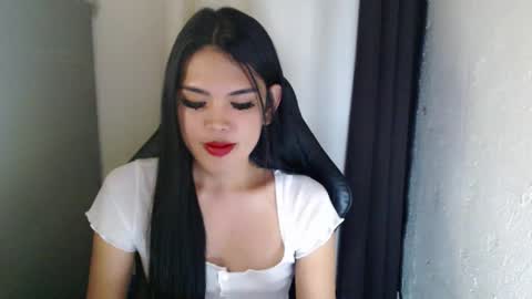 Snapshot of urpinayjenfuckerxxx chatting on February 2025 03:11:01 AM Jenny online show from February 2025 03:11:01 AM