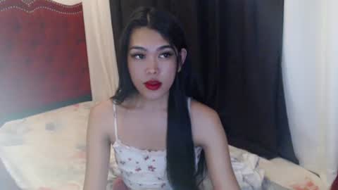 Snapshot of urpinayjenfuckerxxx chatting on October 2025 02:00:01 AM Jenny online show from October 2025 02:00:01 AM