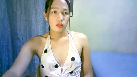 Snapshot of urpinaylovelyjuliaxxx chatting on December 2024 12:27:02 PM queen julia not into CHEAPGUY online show from December 2024 12:27:02 PM