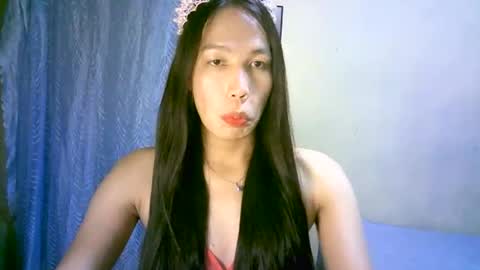 Snapshot of urpinaylovelyjuliaxxx chatting on February 2025 11:19:02 AM queen julia not into CHEAPGUY online show from February 2025 11:19:02 AM
