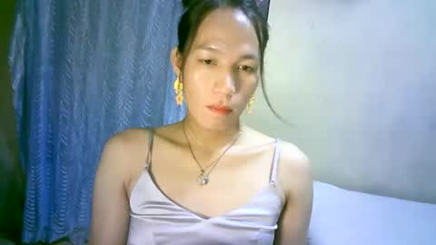 Snapshot of urpinaylovelyjuliaxxx chatting on February 2025 12:48:02 PM queen julia not into CHEAPGUY online show from February 2025 12:48:02 PM