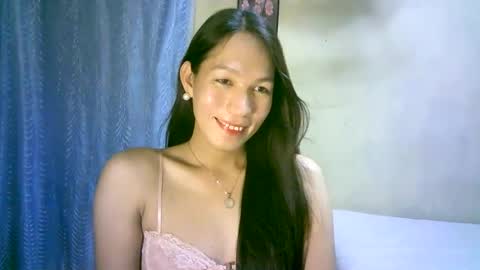 Snapshot of urpinaylovelyjuliaxxx chatting on February 2025 12:17:02 PM queen julia not into CHEAPGUY online show from February 2025 12:17:02 PM