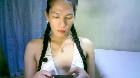 Snapshot of urpinaylovelyjuliaxxx chatting on February 2025 12:56:01 PM queen julia not into CHEAPGUY online show from February 2025 12:56:01 PM