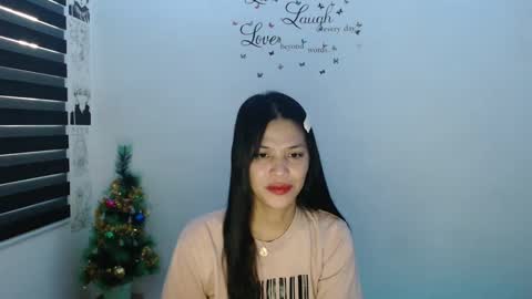hi im kim online show from December 2024 01:28:01 AM