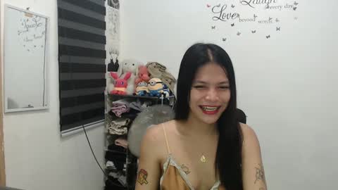 hi im kim online show from January 2025 03:44:01 PM