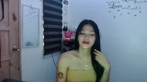 hi im kim online show from January 2025 02:01:01 AM