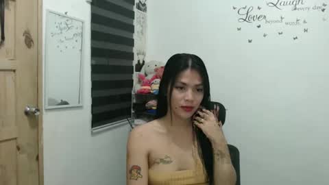hi im kim online show from February 2025 12:08:01 PM
