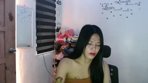 hi im kim online show from February 2025 02:23:01 AM