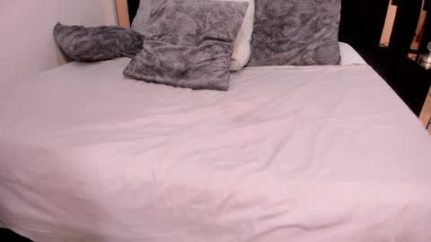 ursafrost online show from May 2026 04:30:02 AM