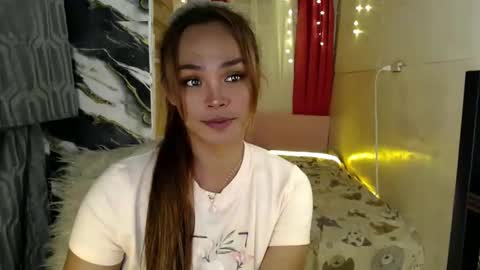 Snapshot of ursexy_debra chatting on December 2024 01:56:01 PM TYRA online show from December 2024 01:56:01 PM