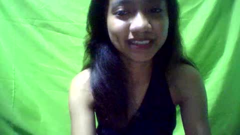 Snapshot of ursexydoll18 chatting on January 2025 12:18:01 AM Darlyn room online show from January 2025 12:18:01 AM