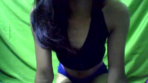 Snapshot of ursexydoll18 chatting on January 2025 03:28:02 AM Darlyn room online show from January 2025 03:28:02 AM