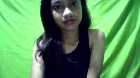 Snapshot of ursexydoll18 chatting on January 2025 01:06:02 PM Darlyn room online show from January 2025 01:06:02 PM