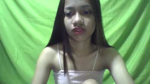 Snapshot of ursexydoll18 chatting on January 2025 07:15:01 AM Darlyn room online show from January 2025 07:15:01 AM