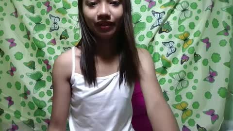 Snapshot of ursexydoll18 chatting on February 2025 05:44:02 AM Darlyn room online show from February 2025 05:44:02 AM
