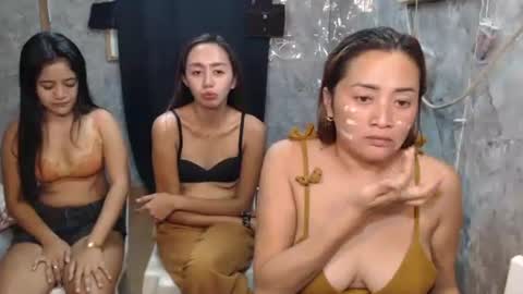 ursweetpinky online show from May 2026 12:27:02 AM