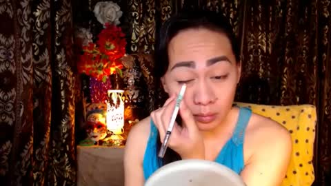 Snapshot of urtimelessbeauty chatting on January 2025 08:10:01 PM Merca online show from January 2025 08:10:01 PM