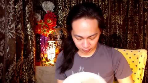 Snapshot of urtimelessbeauty chatting on February 2025 09:06:02 PM Merca online show from February 2025 09:06:02 PM