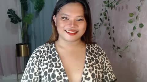 Snapshot of urwifematerial69_ chatting on December 2024 11:40:02 PM Bella Miles Olivia online show from December 2024 11:40:02 PM