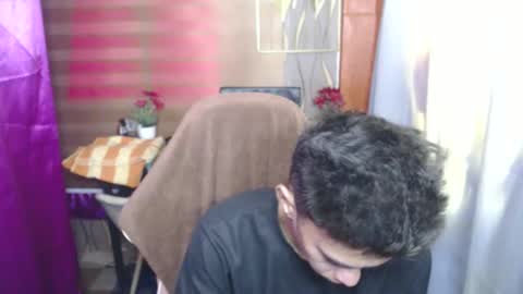 Snapshot of urwild_fuckerxx chatting on November 2025 11:37:01 PM urwild_fuckerxx online show from November 2025 11:37:01 PM