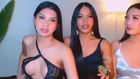 urwildest_margaret online show from April 2026 06:54:02 PM