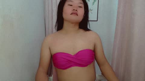 Snapshot of urwildpinayxxx chatting on December 2024 04:44:02 AM melody online show from December 2024 04:44:02 AM