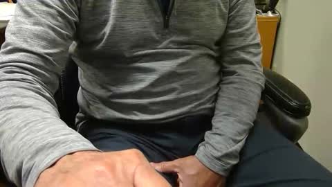 Snapshot of useemie chatting on November 2025 06:09:02 PM useemie online show from November 2025 06:09:02 PM