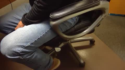 Snapshot of useemie chatting on April 2026 10:40:02 PM useemie online show from April 2026 10:40:02 PM