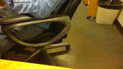 Snapshot of useemie chatting on April 2026 06:19:01 PM useemie online show from April 2026 06:19:01 PM