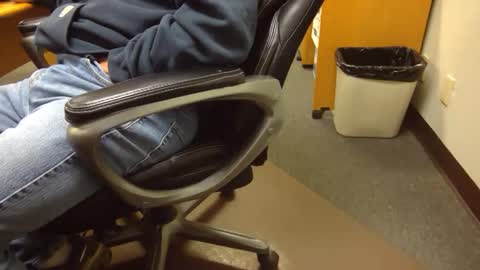 Snapshot of useemie chatting on April 2026 07:40:01 PM useemie online show from April 2026 07:40:01 PM