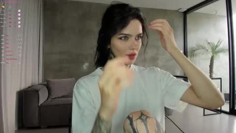 Snapshot of uwu_eva chatting on October 2025 08:24:02 AM Eva online show from October 2025 08:24:02 AM