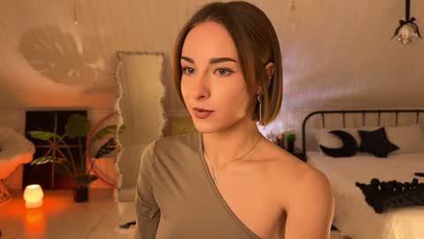 Anika On vacation online show from November 2025 04:58:02 PM