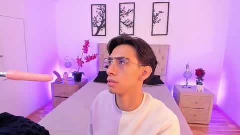 UYUKIE online show from October 2025 11:57:02 AM