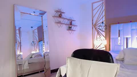 Snapshot of vaaleriee_miller_ chatting on November 2025 04:40:02 PM valeriee miller online show from November 2025 04:40:02 PM