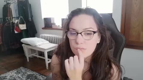 vagelicious online show from December 2025 02:46:02 PM