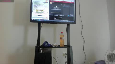 Vahiolet smith online show from October 2025 02:01:02 AM